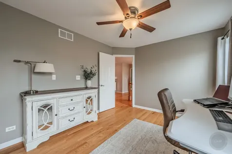 580 Hamilton Lane North Aurora IL 60542