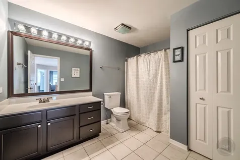 580 Hamilton Lane North Aurora IL 60542