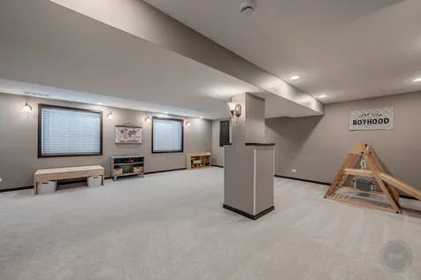 580 Hamilton Lane North Aurora IL 60542