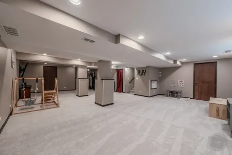 580 Hamilton Lane North Aurora IL 60542