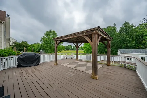 580 Hamilton Lane North Aurora IL 60542