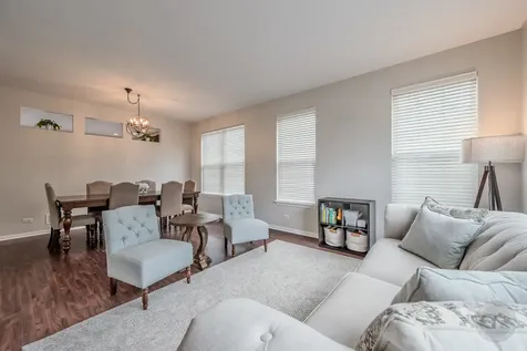 580 Hamilton Lane North Aurora IL 60542
