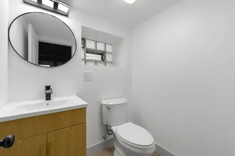 10205 South Yale Avenue Chicago IL 60628