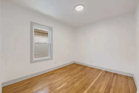 10205 South Yale Avenue Chicago IL 60628