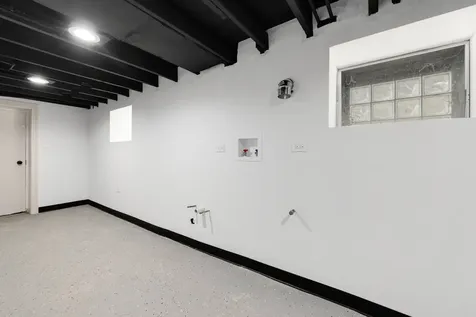 10205 South Yale Avenue Chicago IL 60628