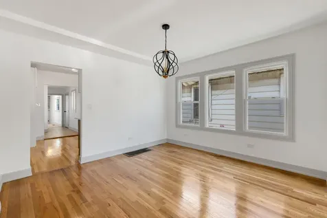 10205 South Yale Avenue Chicago IL 60628