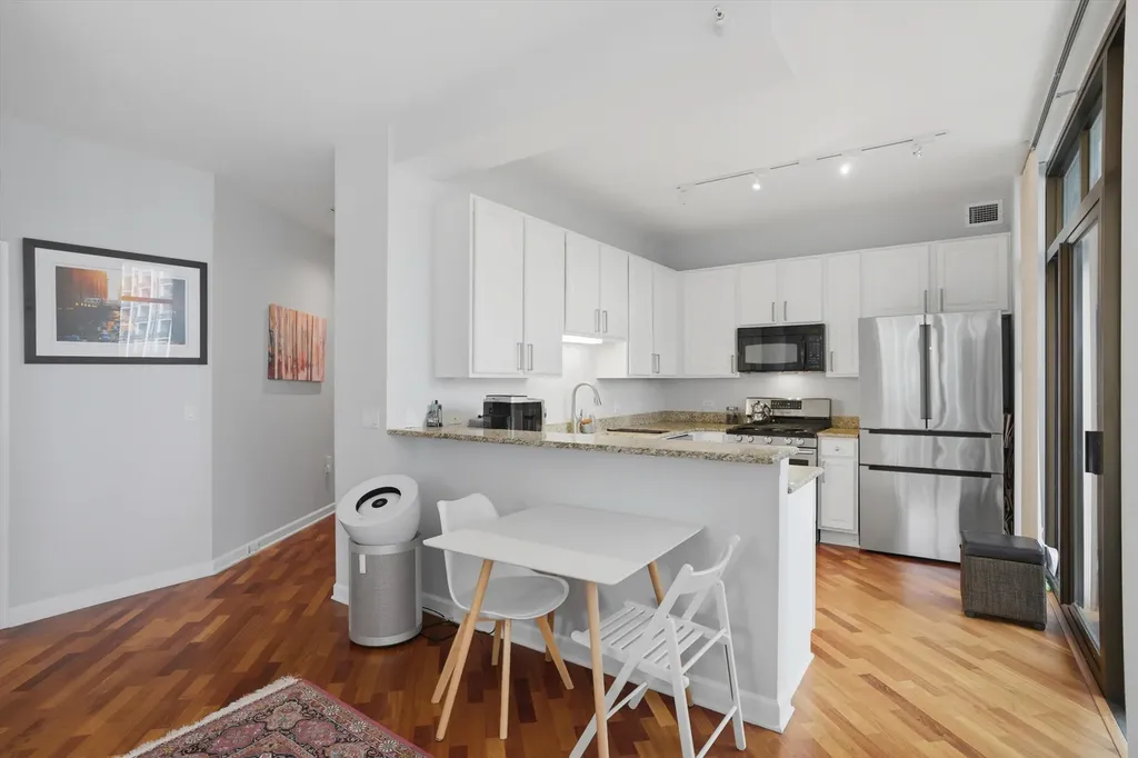 233 East 13th Street Chicago IL 60605