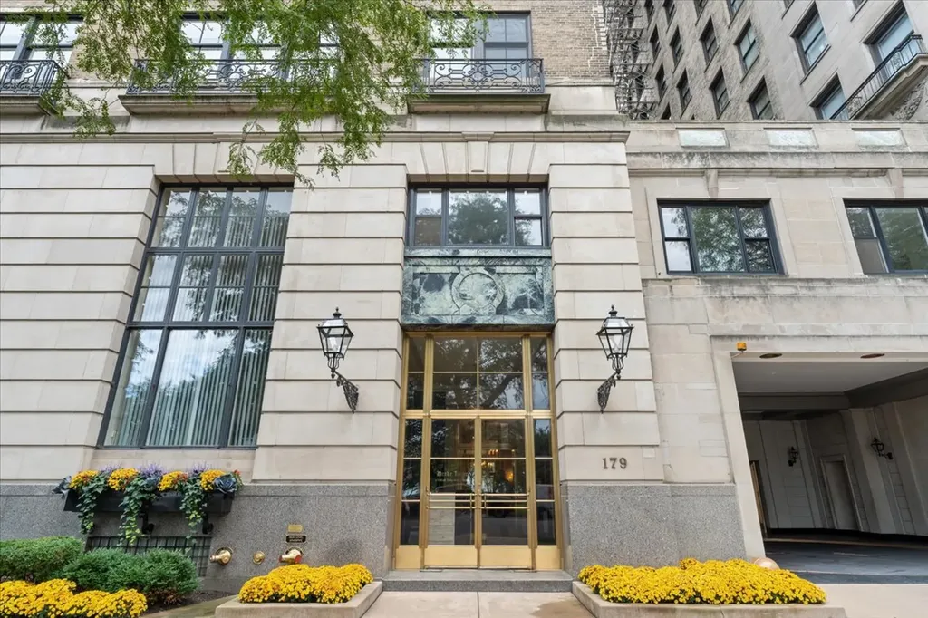 179 East Lake Shore Drive Chicago IL 60611