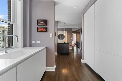 179 East Lake Shore Drive Chicago IL 60611