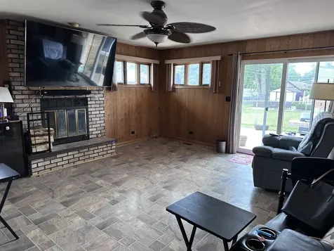 1073 Anderson Terrace Des Plaines IL 60016