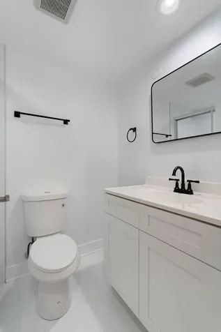 1624 North Bell Avenue Chicago IL 60647