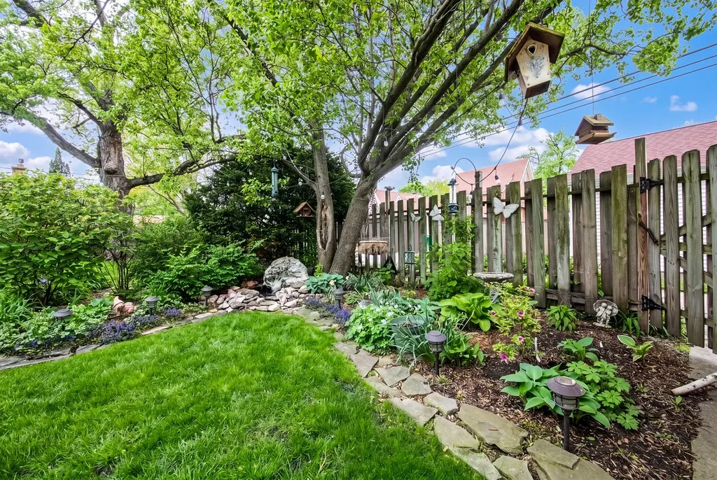 1605 South Fairview Avenue Park Ridge IL 60068