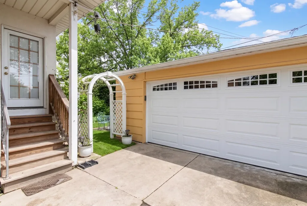 1605 South Fairview Avenue Park Ridge IL 60068