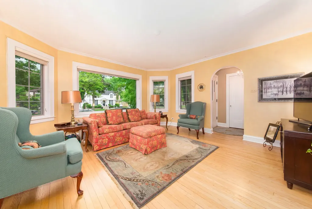 1605 South Fairview Avenue Park Ridge IL 60068