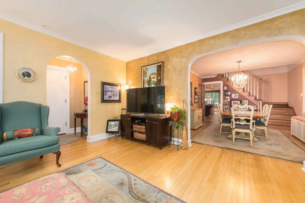 1605 South Fairview Avenue Park Ridge IL 60068