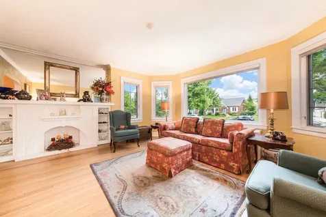 1605 South Fairview Avenue Park Ridge IL 60068