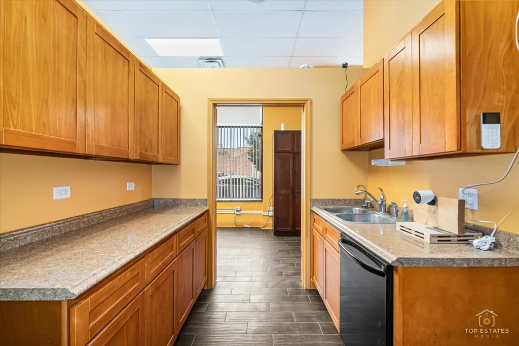 974 West 35th Place Chicago IL 60609