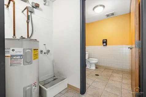 974 West 35th Place Chicago IL 60609
