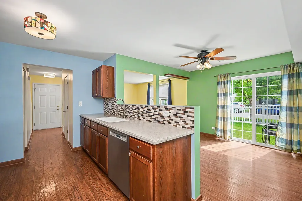 1572 Victoria Park Circle Aurora IL 60504