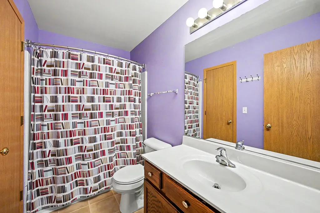 1572 Victoria Park Circle Aurora IL 60504