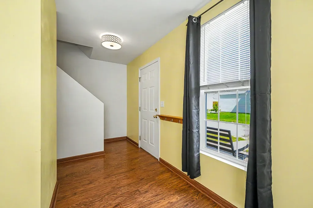 1572 Victoria Park Circle Aurora IL 60504