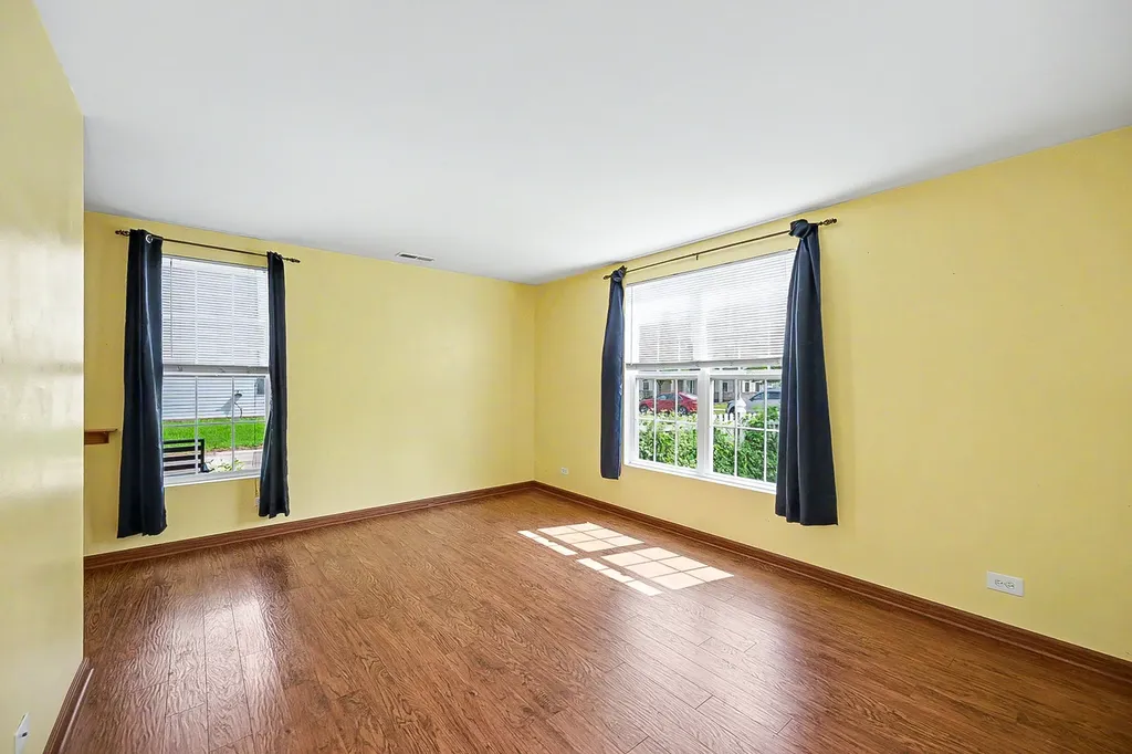 1572 Victoria Park Circle Aurora IL 60504