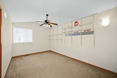 1572 Victoria Park Circle Aurora IL 60504