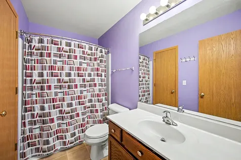 1572 Victoria Park Circle Aurora IL 60504
