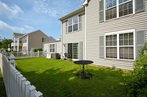 1572 Victoria Park Circle Aurora IL 60504