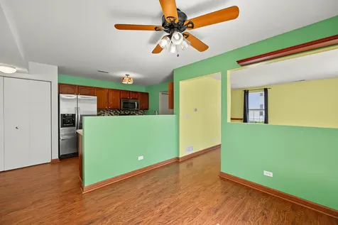 1572 Victoria Park Circle Aurora IL 60504