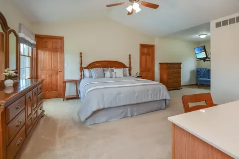 19 Bandecon Way Bloomington IL 61704