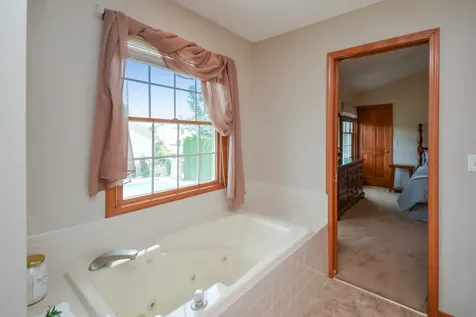 19 Bandecon Way Bloomington IL 61704
