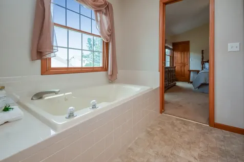 19 Bandecon Way Bloomington IL 61704