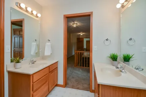 19 Bandecon Way Bloomington IL 61704
