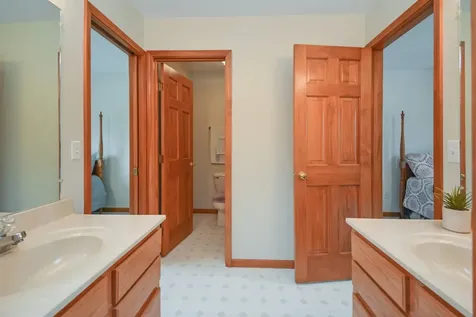 19 Bandecon Way Bloomington IL 61704