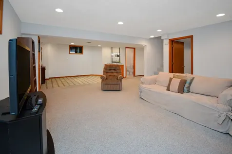 19 Bandecon Way Bloomington IL 61704