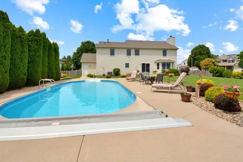 19 Bandecon Way Bloomington IL 61704