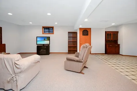 19 Bandecon Way Bloomington IL 61704