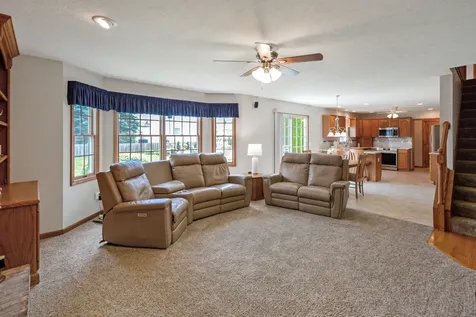 19 Bandecon Way Bloomington IL 61704
