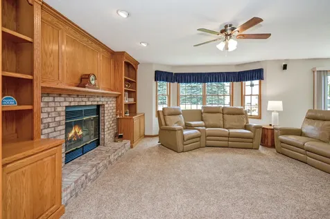 19 Bandecon Way Bloomington IL 61704