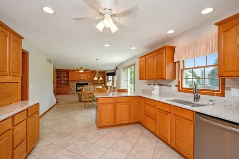 19 Bandecon Way Bloomington IL 61704