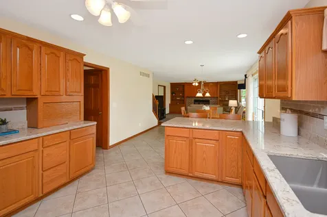 19 Bandecon Way Bloomington IL 61704