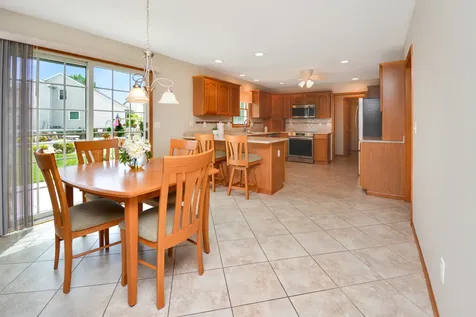 19 Bandecon Way Bloomington IL 61704
