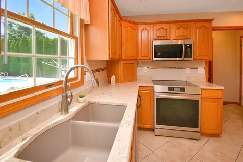 19 Bandecon Way Bloomington IL 61704
