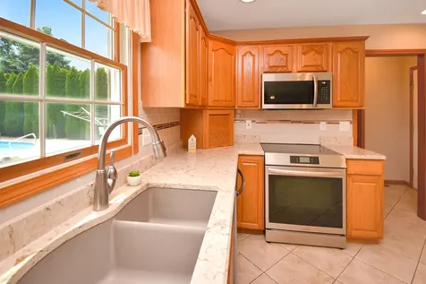 19 Bandecon Way Bloomington IL 61704