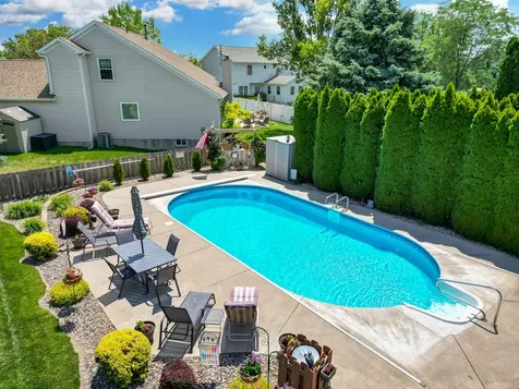 19 Bandecon Way Bloomington IL 61704