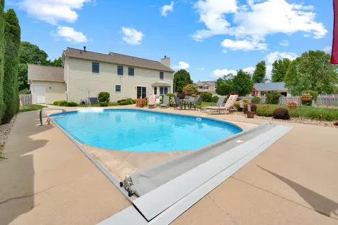 19 Bandecon Way Bloomington IL 61704