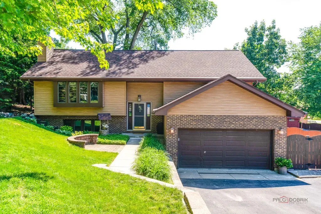 1104 Monroe Street Wauconda IL 60084