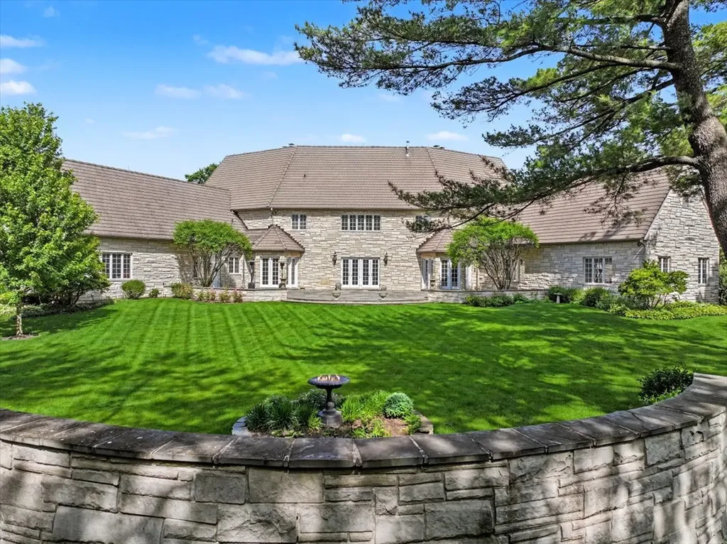 25W451 Plamondon Road Wheaton IL 60189
