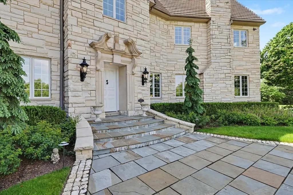 25W451 Plamondon Road Wheaton IL 60189
